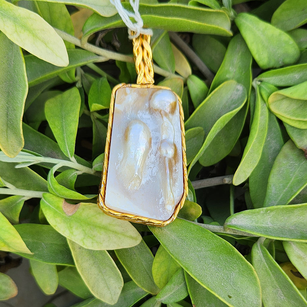 Pendant 2